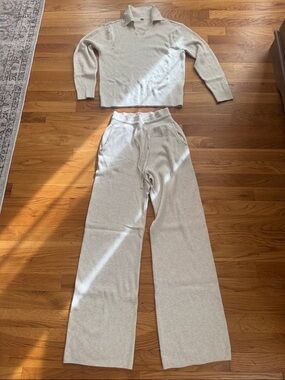 Uniqlo Cream Knit Collared Sweatshirt